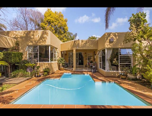 3 BEDROOM HOUSE FOR SALE IN BRYANSTON